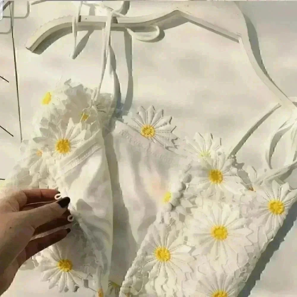 Beautiful Daisy Tank Top🌼 - Picture 4 of 15